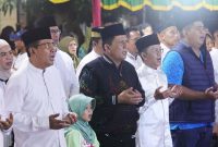 Gubernur Ansar pada acara Doa dan Silaturahmi Kebangsaan Menuju Pemilu Damai di Provinsi Kepri Tahun 2024 di Balai Kelurahan Penyengat, Kota Tanjungpinang, Jumat (9/2/2024) malam. Foto: Diskominfo Kepri