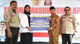 Dalam upaya meningkatkan kesadaran bencana di kalangan pelajar, Taruna Siaga Bencana (TAGANA) Provinsi Kepulauan Riau melakukan kunjungan dan sosialisasi ke SMK Negeri 1 Bintan Utara, Selasa (6/2/2024). Foto: Diskominfo Kepri