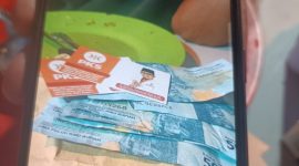 Dugaan money politic yang dilakukan oleh ketua DPW PKS Kepri Bakhtiar jelang Pemungutan Suara Lanjutan di Kota Batam. Foto: INIKEPRI.COM