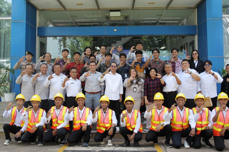 Wakil Wali Kota Batam Amsakar Achmad menghadiri Graduation Apprenticeship Batch 2 And Kick Off Meeting Apprenticeship Batch 3 di PT Cladtek. Foto: INIKEPRI.COM