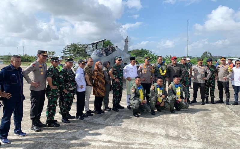 Penjabat (Pj) Wali Kota Tanjungpinang, Hasan,S.Sos turut bangga dan mendukung kegiatan Open Base dan Static Show di Bandara Raja Haji Fisabilillah (RHF) Kota Tanjungpinang yang digelar oleh Pangkalan TNI Angkatan Udara RHF. Foto: Diskominfo Tanjungpinang