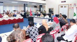Pemerintah Kota Tanjungpinang menerima kunjungan kerja (kunker) dari Komisi IX Dewan Perwakilan Rakyat (DPR) RI. Kunjungan tersebut berlangsung di Aula Pertemuan Sultan Sulaiman Badrul Alamsyah, Kantor Wali Kota Tanjungpinang, Rabu (28/2/2024). Foto: Diskominfo Tanjungpinang