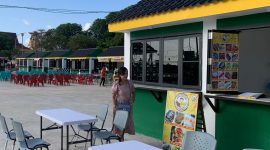 Penjabat (Pj) Wali Kota Tanjungpinang, Hasan,S.Sos dengan tegas meminta para pedagang di kawasan kuliner Anjung Cahaya dan Melayu Square untuk memasang label harga demi kenyamanan pengunjung. Foto: Diskominfo Tanjungpinang
