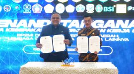 Dalam upaya memberikan perlindungan terhadap tenaga pekerja migran, pemerintah kota Tanjungpinang melakukan Penandatanganan Nota Kesepakatan dan Perjanjian Kerjasama dengan Badan Perlindungan Pekerja Migran Indonesia (BP2MI). Nota Kesepakatan tersebut ditandatangani langsung oleh oleh Pj Wali kota Tanjungpinang Hasan,S.Sos, bersama dengan Kepala BP2MI Benny Rhamdani. Acara tersebut dilaksanakan di Aula K.H. Abdurrahman Wahid Lantai 1 BP2MI pada Selasa (20/02/2024). Foto: Diskominfo Tanjungpinang
