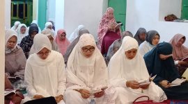 Tim Penggerak PKK Provinsi Kepri dan Kota Tanjungpinang berkolaborasi memperingati malam Nisfu Sya'ban di Masjid Sultan Riau Penyengat, Sabtu (24/2/2024) malam. Foto: Diskominfo Tanjungpinang