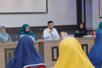 Penjabat (Pj) Wali Kota Tanjungpinang, Hasan,S.Sos memimpin rapat persiapan jambore kader Pemberdayaan Kesejahteraan Keluarga (PKK) ke-8 tahun 2024 di Kantor PKK Kota Tanjungpinang. Foto: Diskominfo Tanjungpinang