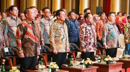 Menteri Dalam Negeri RI, Tito Karnavian didampingi Gubernur Kepulauan Riau Ansar Ahmad membuka  Rapat Koordinasi Nasional Kependudukan dan Pencatatan Sipil (Dukcapil) 2024 yang diadakan di Hotel Harmoni One, Batam Center, (27/2/2024) malam. Foto: Diskominfo Kepri