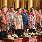 Menteri Dalam Negeri RI, Tito Karnavian didampingi Gubernur Kepulauan Riau Ansar Ahmad membuka  Rapat Koordinasi Nasional Kependudukan dan Pencatatan Sipil (Dukcapil) 2024 yang diadakan di Hotel Harmoni One, Batam Center, (27/2/2024) malam. Foto: Diskominfo Kepri