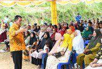 Gubernur Kepulauan Riau H. Ansar Ahmad menghabiskan akhir pekan dengan bersilaturahmi bersama masyarakat Sei Jati, Kabupaten Bintan, Minggu (4/2/2024). Kegiatan ini merupakan bagian dari upaya Gubernur Ansar untuk menyebarluaskan berbagai program strategis yang digesa dan capaian-capaian Pemprov Kepri dalam 3 tahun kepemimpinannya.  Foto: Diskominfo Kepri