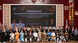 Sekretaris Daerah Adi Prihantara membuka kegiatan Pelatihan Kepemimpinan Pengawas (PKP) Angkatan XI  di Lingkungan Pemerintah Provinsi Kepulauan Riau Tahun 2024, bertempat di Balairung Wan Seri Beni, Kantor Gubernur Kepri, Dompak, Tanjungpinang, Jumat (16/2/2024). Foto: Diskominfo Kepri
