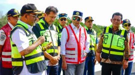 Menteri Perhubungan (Menhub) RI Budi Karya Sumadi didampingi Gubernur Kepulauan Riau Ansar Ahmad meninjau langsung Bandara Raja Haji Abdullah (RHA), Kabupaten Karimun, Kamis (8/2/2024). Foto: Diskominfo Kepri