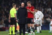 Erik Ten Hag dan Rasmus Hojlund. Foto: AFP