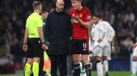 Erik Ten Hag dan Rasmus Hojlund. Foto: AFP