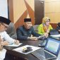 Dalam rangka memperkuat komitmen dan mendorong Gugus Tugas Kota Layak Anak (KLA) untuk berperan secara langsung dalam pengembangan Kota Layak Anak di Provinsi Kepulauan Riau, Dinas Pemberdayaan Perempuan dan Perlindungan Anak (DPPPA) Provinsi Kepulauan Riau mengelar Rapat Koordinasi Tim Gugus Tugas Kota Layak Anak  (KLA) Provinsi Kepulauan Riau Tahun 2024 di Ruang Rapat Barenlitbang Provinsi Kepri, Dompak, Tanjungpinang (21/3/2024). Foto: Diskominfo Kepri
