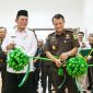 Gubernur Kepulauan Riau H. Ansar Ahmad menghadiri acara Peresmian Ruang Command Center Adhyaksa Kemaritiman dan Kepelabuhanan bertempat di Kantor Kejaksaan Tinggi Kepulauan Riau, Senggarang, Kota Tanjungpinang, Senin (25/3/2024). Foto: Diskominfo Kepri