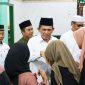 Dalam suasana bulan suci Ramadhan, Gubernur Kepulauan Riau, H Ansar Ahmad, mengunjungi Masjid Babussalam di Kampung Lengkuas, Bintan, Senin (25/3/2024). Foto: Diskominfo Kepri