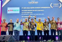 Gubernur Kepulauan Riau H. Ansar Ahmad, SE, MM raih TOP Pembina BUMD 2024 yang diselenggarakan oleh majalah TopBusiness bekerjasama dengan Institut Otonomi Daerah (i-OTDA), bertempat di Dian Ballroom Lt.11, Hotel Raffles, Jakarta, Rabu (20/3/2024). Foto: Diskominfo kepri
