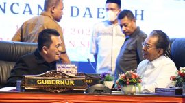 Gubernur Ansar pada Rapat Paripurna DPRD Provinsi Kepri yang dilaksanakan di Balairung Wan Seri Beni, Dompak, Senin, (18/3/2024). Foto: Diskominfo kepri