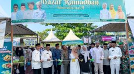 Asisten II Pemko Tanjungpinang, Elfiani Sandri, resmi membuka bazar kuliner Ramadhan di Kelurahan Air Raja, Kecamatan Tanjungpinang Timur yang dilaksanakan di pertokoan sekitaran Richeese Factory. Foto: Diskominfo Tanjungpinang