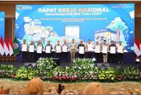 Kementerian Agraria dan Tata Ruang/Badan Pertanahan Nasional (ATR/BPN) memberikan penghargaan kepada sejumlah instansi yang ikut mendukung dan menyukseskan program-program Kementerian ATR/BPN. Foto Istimewa/Humas Kementerian ATR/BPN.
