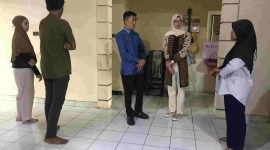 Pj Wali Kota Tanjungpinang Hasan, S.Sos, dalam sela melakukan koordinasi dengan Badan Riset dan Inovasi Nasional (BRIN) di Jakarta, Jumat (22/3/2024), sempat menyinggahi Rumah Singgah milik Pemko Tanjungpinang di Jalan A. Yani Patra 2, Cempaka Putih, Jakarta Pusat. Foto: Diskominfo Tanjungpinang