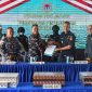Pangkalan TNI Angkatan Laut (Lanal) Tanjung Balai Karimun (TBK) berhasil menggalkan penyelundupan 45 kotak rokok illegal yang memasuki wilayah Tanjung Balai Karimun, Provinsi Kepulaua Riau. Foto: tni.mil.id