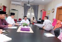 Untuk memastikan  kelancaran  Penerimaan Peserta Didik Baru (PPDB) tahun 2024, Penjabat (Pj) Wali Kota Tanjungpinang, Hasan,S.Sos pimpin rapat persiapan di Dinas Pendidikan (Disdik). Foto: Diskominfo Tanjungpinang