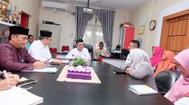 Untuk memastikan  kelancaran  Penerimaan Peserta Didik Baru (PPDB) tahun 2024, Penjabat (Pj) Wali Kota Tanjungpinang, Hasan,S.Sos pimpin rapat persiapan di Dinas Pendidikan (Disdik). Foto: Diskominfo Tanjungpinang