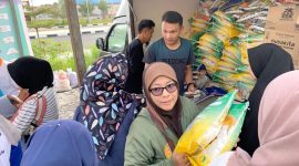 Hari kedua pasar murah yang diadakan Pemko Tanjungpinang bersama Pemprov Kepri, dan instansi terkait lainnya di jalan Bandara masih ramai didatangi warga Tanjungpinang. Foto: Diskominfo Tanjungpinang