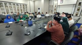 Pemerintah Kota (Pemko) Tanjungpinang bersiap untuk menggelar peringatan Nuzulul Qur’an 1445 Hijriah, pada Rabu, 27 Maret mendatang.  Acara yang akan dilaksanakan di Masjid Miftahul Falah, jalan Ganet Kelurahan Pinang Kencana ini mengusung tema “Jadikan momentum peringatan Nuzulul Qur'an 1445 hijriah sebagai media pencerahan jiwa dan evaluasi diri untuk menjadi pribadi yang qurani”. Foto: Diskominfo Tanjungpinang