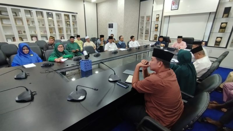 Pemerintah Kota (Pemko) Tanjungpinang bersiap untuk menggelar peringatan Nuzulul Qur’an 1445 Hijriah, pada Rabu, 27 Maret mendatang.  Acara yang akan dilaksanakan di Masjid Miftahul Falah, jalan Ganet Kelurahan Pinang Kencana ini mengusung tema “Jadikan momentum peringatan Nuzulul Qur'an 1445 hijriah sebagai media pencerahan jiwa dan evaluasi diri untuk menjadi pribadi yang qurani”. Foto: Diskominfo Tanjungpinang