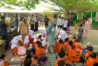 Pemko Tanjungpinang mendatangi dua sekolah yang mendapat penghargaan sekolah adiwiyata mandiri dari pusat yaitu SDN 004 Tanjungpinang dan SMPN 10 Tanjungpinang. Foto: Diskominfo Tanjungpinang