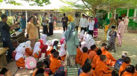 Pemko Tanjungpinang mendatangi dua sekolah yang mendapat penghargaan sekolah adiwiyata mandiri dari pusat yaitu SDN 004 Tanjungpinang dan SMPN 10 Tanjungpinang. Foto: Diskominfo Tanjungpinang
