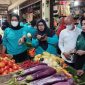 Dua hari menjelang Ramadhan 2024, Dinas Perdagangan dan Perindustrian (Disdagin), Dinas Pertanian Pangan dan Perikanan (DP3), Diskominfo dan Bagian Ekonomi Setdako Tanjungpinang kembali memantau stok dan harga komoditas pangan di Pasar Bintan Center, Minggu (10/3/2024). Foto: Diskominfo Tanjungpinang

