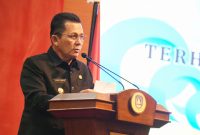 Gubernur Kepulauan Riau H. Ansar Ahmad menghadiri Rapat Paripurna DPRD Provinsi Kepri dengan agenda penyampaian Jawaban Pemprov Kepri terhadap Pandangan Umum Fraksi-fraksi DPRD Provinsi Kepri atas Ranperda tentang Penyelenggaraan Penanggulangan Bencana Daerah di Balairung Wan Seri Beni, Dompak, Senin (18/3/2024). Foto:Diskominfo kepri