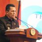 Gubernur Kepulauan Riau H. Ansar Ahmad menghadiri Rapat Paripurna DPRD Provinsi Kepri dengan agenda penyampaian Jawaban Pemprov Kepri terhadap Pandangan Umum Fraksi-fraksi DPRD Provinsi Kepri atas Ranperda tentang Penyelenggaraan Penanggulangan Bencana Daerah di Balairung Wan Seri Beni, Dompak, Senin (18/3/2024). Foto:Diskominfo kepri