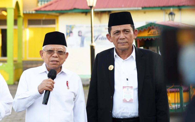 Gubernur Kepulauan Riau saat mendampingi Wakil Presiden RI Ma'ruf Amin berkunjung ke Pulau Penyengat, Tanjungpinang. Foto: Diskominfo Kepri