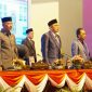 Gubernur Kepulauan Riau Ansar Ahmad diwakili Sekretaris Daerah Provinsi Kepulauan Riau Adi Prihantara hadir dalam Rapat Paripurna Pengucapan Sumpah Pengangkatan Sebagai Anggota DPRD Provinsi Kepri Pengganti Antar Waktu (PAW) sisa masa jabatan 2019-2024 di Balairung Wan Seri Beni Kantor Gubernur Kepri, Dompak, Tanjungpinang, Kamis (28/3/2024). Foto: Diskominfo Kepri
