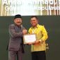 Gubernur Provinsi Kepulauan Riau H. Ansar Ahmad menerima Anugerah Baznas Award 2024 dari Badan Amil Zakat Nasional (Baznas) Republik Indonesia. Foto: Diskominfo Kepri