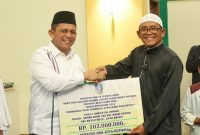 Gubernur Kepulauan Riau, H. Ansar Ahmad, menghadiri Safari Ramadhan di Masjid Amanatul Ummah, Perumahan Duta Mas, Kelurahan Baloi Permai, Kecamatan Batam Kota, Minggu (7/4/2024). Foto: Diskominfo Kepri