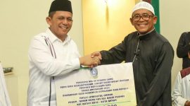 Gubernur Kepulauan Riau, H. Ansar Ahmad, menghadiri Safari Ramadhan di Masjid Amanatul Ummah, Perumahan Duta Mas, Kelurahan Baloi Permai, Kecamatan Batam Kota, Minggu (7/4/2024). Foto: Diskominfo Kepri