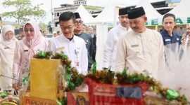 Dalam persiapan menjelang Idul Fitri 2024, Pemerintah Indonesia melalui Badan Pangan Nasional (Bapanas) menggelar Rapat Koordinasi (Rakor) Apel Siaga Hari Besar Keagamaan Nasional (HBKN) yang disejalankan dengan Gerakan Pangan Murah (GPM) serentak secara Nasional di Hotel Borobudur, Jakarta, Senin (1/4/2024). Foto: Diskominfo Kepri