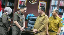 Gubernur Kepulauan Riau H. Ansar Ahmad bersilaturahmi dengan Kepala Kejaksaan Tinggi (Kajati) Kepri, Teguh Subroto di Ruang Kerja Gubernur, Gedung A Kantor Gubernur, Dompak, Selasa (16/4/2024). Foto: Diskominfo Kepri