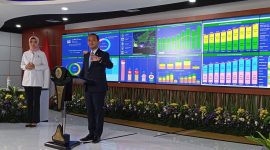 Menteri Investasi atau Kepala Badan Koordinasi Penanaman Modal (BKPM) Bahlil Lahadila dengan didampingi Staf Khusus Menteri Tina Talisa dalam acara Konfrensi Pers Realisasi Investasi Triwulan I tahun 2024/ Foto : InfoPublik Farizzy Adhy