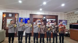 Dalam rangka meningkatkan pelayanan kepada pelanggan menjelang momen hari Raya Idul Fitri 1445 Hijriah, PT PLN Batam bersinergi dengan Kepolisan Daerah (Polda) Kepulauan Riau (Kepri) untuk pengamanan instalasi dan aset ketenagalistrikan PLN Batam yang berstatus objek vital nasional. Foto: INIKEPRI.COM