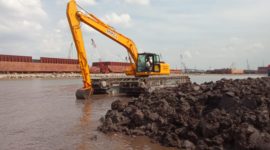 Melayu Raya dan Gerakan Pemuda Revolusioner (GPR) Kepulauan Riau beberapa waktu lalu telah melakukan investigasi di wilayah Kota Batam dan menemukan adanya aktivitas pengerukan laut oleh perusahaan tertentu. Foto: INIKEPRI.COM