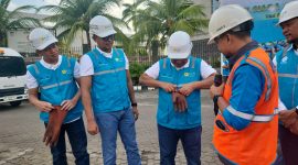 Dalam rangka memastikan kesiapan petugas dalam pengamanan pasokan listrik jelang Idul Fitri 1445 H, PT PLN Batam mengikuti Apel Siaga Kelistrikan Idul Fitri 1445 H yang dilaksanakan serentak bersama seluruh unit PLN dan subholding  yang dipimpin oleh Direktur Utama PT PLN (Persero)Darmawan Prasodjo. Foto: INIKEPRI.COM