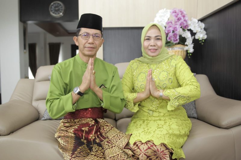 Wakil Wali Kota Batam Amsakar Achmad dan Istri Erlita Sari. Foto: INIKEPRI.COM