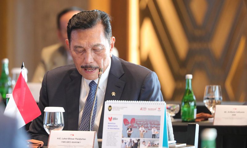 Menteri Koordiantor Bidang Kemaritiman dan Investasi (Menko Marves), Luhut B. Pandjaitan, dalam pertemuan Ke-4 High Level Dialogue and Cooperation Mechanisme (HDCM) RI – RRT di Labuan Bajo, Nusa Tenggara Timur (NTT), Jumat (19/04/2024). Foto: Humas Kemenko Marves