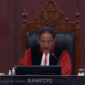 Mahkamah Konstitusi (MK) menggelar sidang perdana perselisihan hasil pemilihan umum (PHPU) legislatif 2024 sebanyak 297 perkara dengan menggelar sidang perdana di Ruang Sidang MK, Gedung I dan II, serta disiarkan secara langsung melalui Youtube Mahkamah Konstitusi RI, Senin (29/4/2024). Foto: Tangkapan Layar YouTube MK